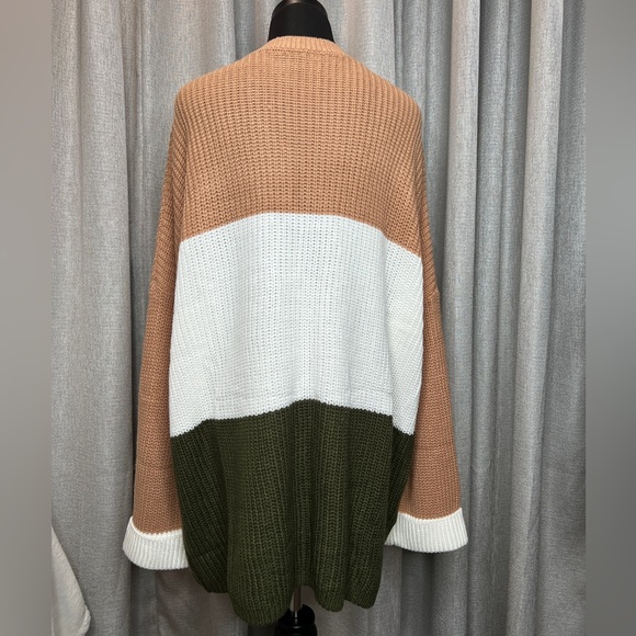 NWOT 3-Stripe Sweater Size 2X - Picture 3 of 3